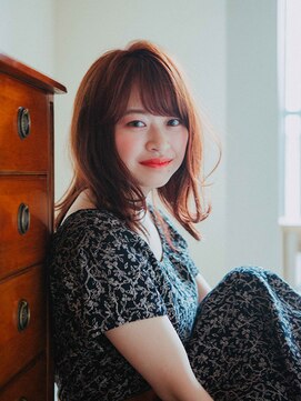 フローラビューティーヘアー(Flora Beauty Hair) ナチュラルレイヤーミディ/20代/30代/40代/50代/岡山/表町