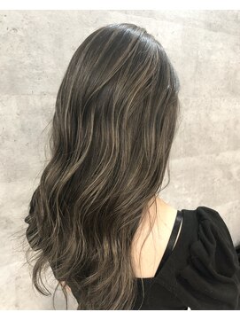 オリ(‘Oli) 透明感◎グレージュハイライト