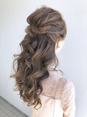 ハーフアップ　ヘアアレンジ結婚式