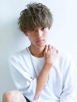 モットコウ 倉敷駅前(Mot-Co) ホワイトサマーマッシュ刈り上げツーブロック