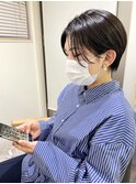 前髪長め黒髪ハンサムショート