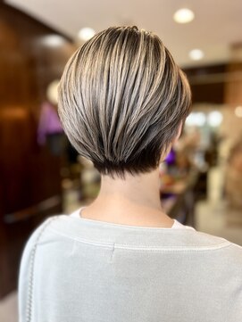 アイズウェスト(I's WEST) シャドールーツカラー