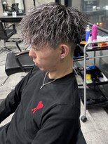 イーラ(era) ツイストスパイラルパーマメッシュマッシュ刈り上げ眉毛