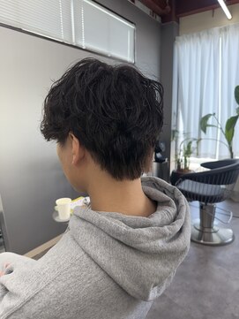 バロ(VALO) シャドウパーマ