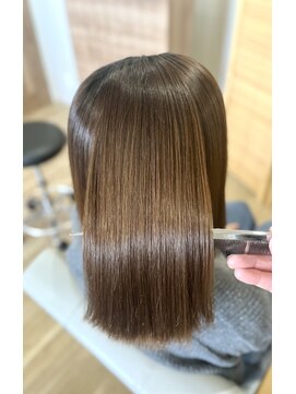 ミニマル(MINIMAL) 極上ツヤ髪ストレート