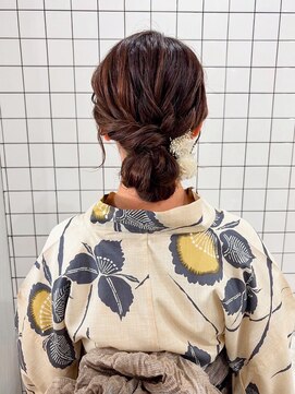 スート(suit.) ふわっとシニヨン