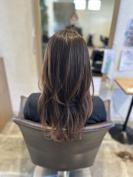 サロンドポプリ 志都美(salon de poupuri) ロングウルフレイヤースタイル