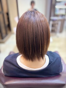 トレセッテ(tre sette) 縮毛矯正/毛先軽めのミディアムボブスタイル