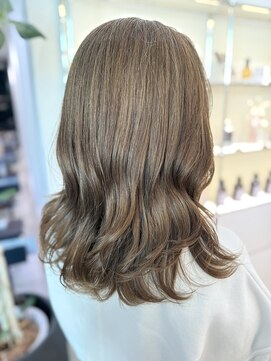 ステア ケース(stair case) 白髪があっても楽しめる明るめカラー オリーブベージュ