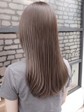 カラーにこだわりたい方に大人気☆こだわりの薬剤により、ダメージレスに色味を実現します！