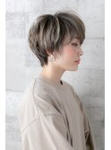大人可愛い♪ヘルシーレイヤー×丸みショート