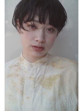 レジュアル(RESSUAL) グレージュ　大人かわいい　フェザーバング　マッシュショート