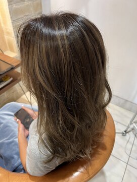 マイノリティー(Minority Produced By TOPHAIR) 外国人風バレイヤージュ