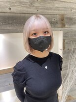 ハイトーン　ボブ　ミニボブ　ケアブリーチ　ホワイト