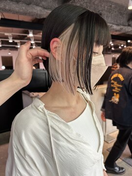 ビビッド(vivid) ぱっつんボブインナーカラーホワイト