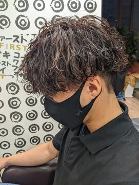 コワファーストナガサキシャンプーボーイ(COIFF1RST NAGASAKI SHAMPOO BOY) vマッシュ×波巻きスパイラルパーマ