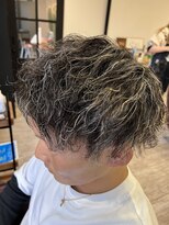 マニマニ(manima-ni)&nbsp;ツイストスパイラルパーマ×ハイライト