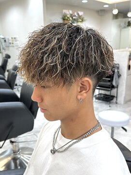 ダズルヘアーブラスト(DAZZLE hair BLAST) ハイライト/ツイストスパイラルパーマ