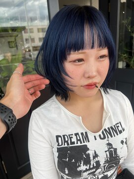 ログ(LOG) 顔周りレイヤーツヤカラーハイトーンボブ