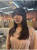 透明感赤味なしオリーブグレージュカラー顔まわりレイヤーカット