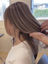 ゼウス(Zeus.)&nbsp;海外ヘアーハッシュカットレイヤーカット