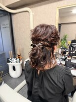 エニル(ENYL) ルーズなロープ編みハーフアップスタイル