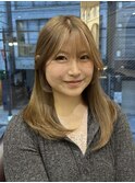 オリーブベージュブリーチカラー