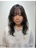 今っぽい柔らかウェーブと顔まわりレイヤーロングスタイル