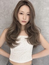 綺麗な形を保つためのメンテナンス。伸びても崩れにくいベース作りと、次回に向けた最適なご提案をします。
