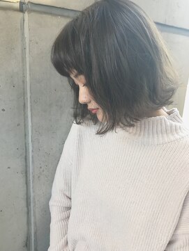 ミンクス 青山店(MINX) 切りっぱなしワンレンミニマムボブ 外ハネ イルミナカラー