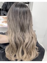 アライブ キチジョウジ(ALIVE Kichijoji)&nbsp;小顔セミウェットウェーブハイライトカラーオリーブカラー