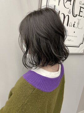 アヴァンス 京橋店(AVANCE) 極細シルバーグレーハイライトとエアリーミディで透明感アップ