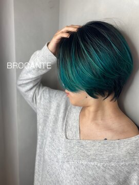 ラトリエ ブロカント 立川北口店(L'atelier BROCANTE) ショートボブ ひし型  シャドールーツ グリーン