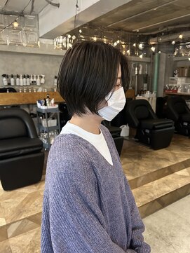 ウィークエンド(WEEKEND) ゆとりショート　グレージュカラー