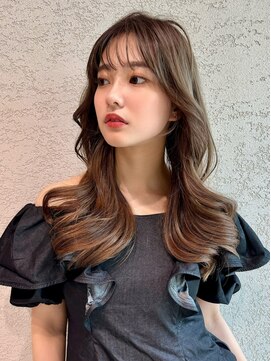 ロンド アンブル 四条烏丸(Lond ambre) 韓国風フェザーバングとレイヤーカットでトレンドを演出