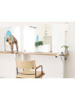 白を基調とした高級リゾートのような空間で極上のひと時をご提供します♪