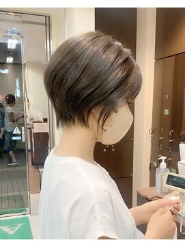 アッシュ 横浜西口店(Ash) 首が綺麗に見えるショートヘア