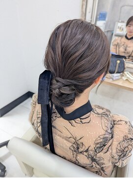 プティクローシェ バイ クオーレ(petite cloche by CUORE) 引き出しすぎてない大人なシニヨン