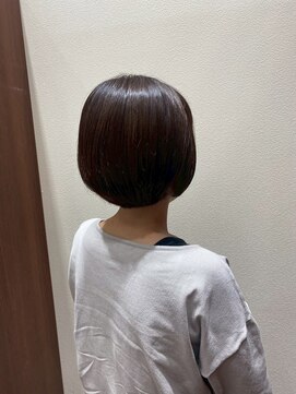 アクセ 20代30代40代前下がりショートボブ×透明感カラーダークブラウン