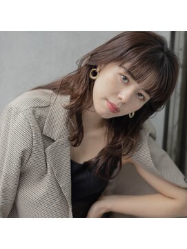 リタ(rita.) 大串弥生◎大人女子向けレイヤーウルフ