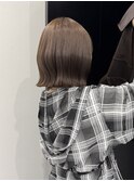 オリーブベージュ