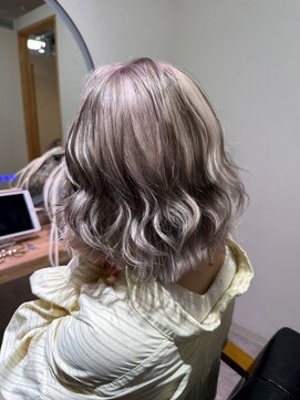 シャロン(SHARON) 【SHARON原宿】ホワイトベージュ×ローライト×ゆるふわボブ