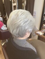 美容室ヒラトヤ 仙北店&nbsp;上品な大人グレイショート