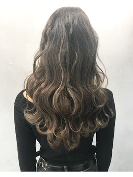 エイトセカンド 新宿三丁目店(EIGHT second) EIGHT second 新宿三丁目店 【土屋】 ベージュ×ハイライト