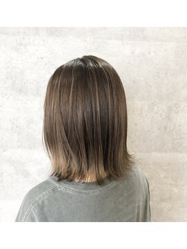 オリ(‘Oli) フォギーベージュハイライト