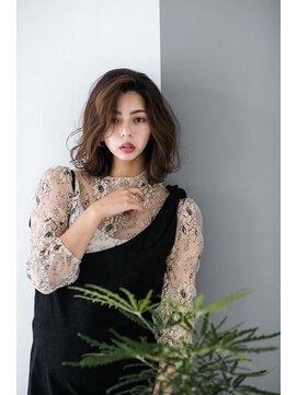 フィス(Fe's) 鎖骨の重ためフリンジウェーブ