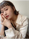 オン眉ワイドバング×さりげないイヤリングカラー