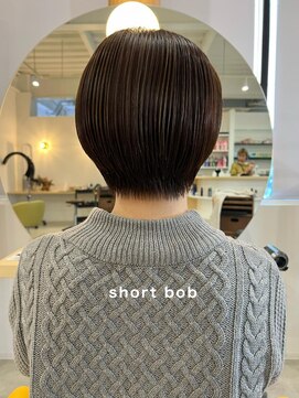 ヒュー(HUE) イメチェン/フルバング/似合わせカット/レッドブラウン/モード