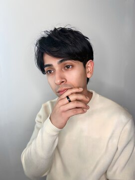 デラ バイ アフロート(DELA by afloat) 前下がりセンターパート