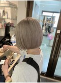 長崎 ケアブリーチ ショートボブ ホワイトベージュ